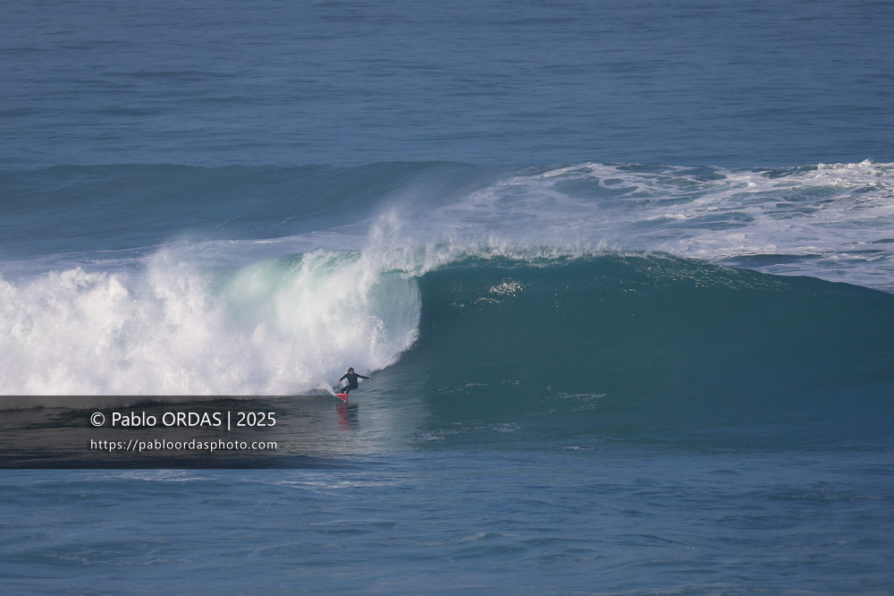 Tom Voragen, pendant la session du 13 décembre 2025 à Guéthary, France (Photo Pablo ORDAS)