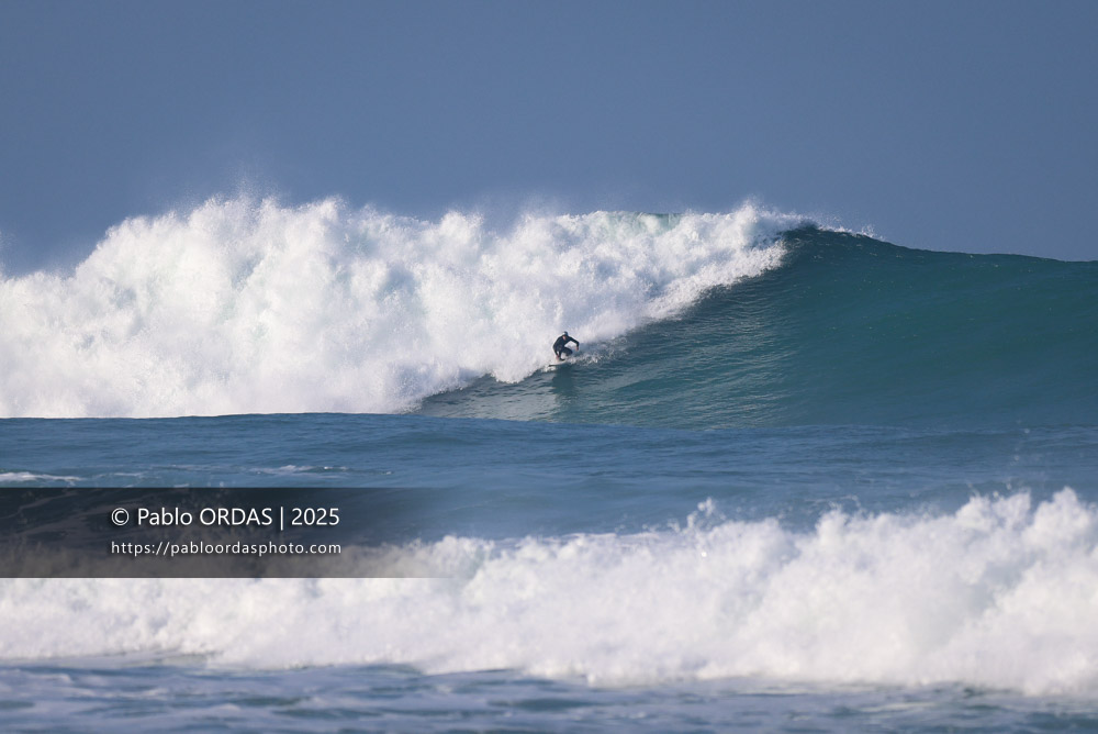 Félix Morau, pendant la session du 13 décembre 2025 à Guéthary, France (Photo Pablo ORDAS)
