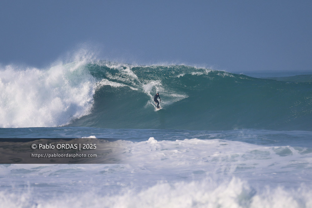Félix Morau, pendant la session du 13 décembre 2025 à Guéthary, France (Photo Pablo ORDAS)