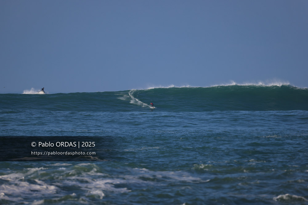 Jade Magnien, pendant la session du 13 décembre 2025 à Guéthary, France (Photo Pablo ORDAS)
