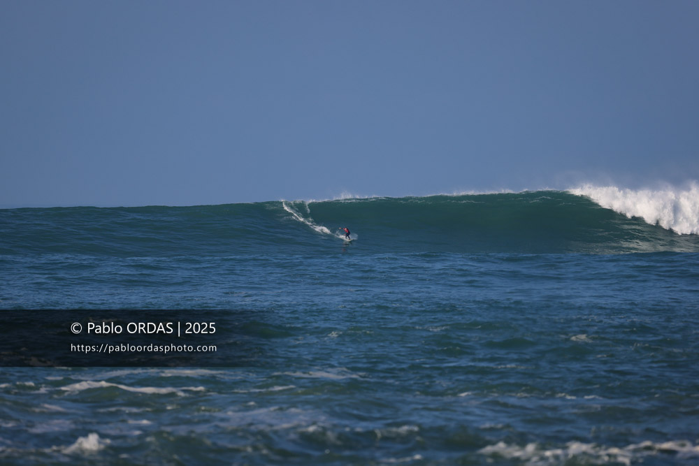 Jade Magnien, pendant la session du 13 décembre 2025 à Guéthary, France (Photo Pablo ORDAS)