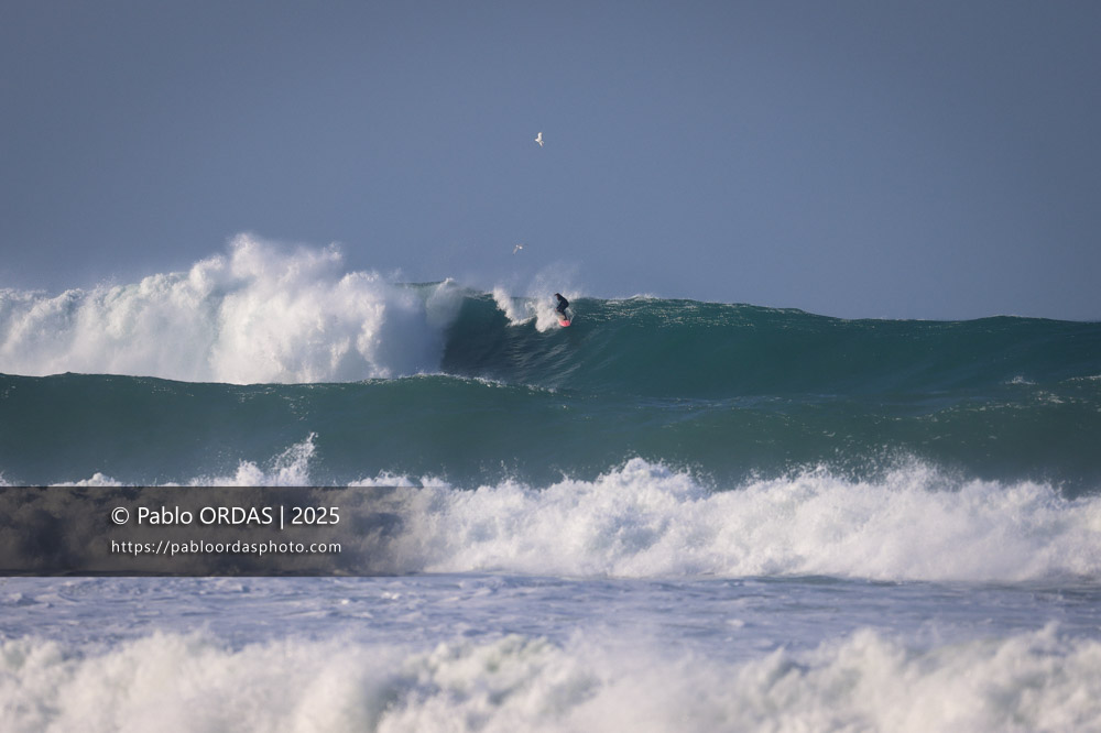 Tom Voragen, pendant la session du 13 décembre 2025 à Guéthary, France (Photo Pablo ORDAS)