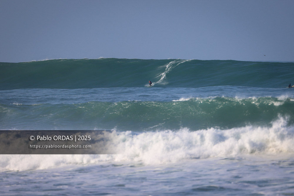 Jade Magnien, pendant la session du 13 décembre 2025 à Guéthary, France (Photo Pablo ORDAS)