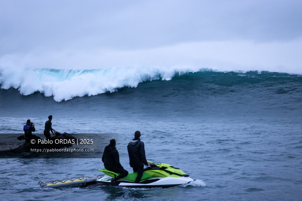 Une vague vierge, pendant la session du 19 décembre 2025 à Belharra, France (Photo Pablo ORDAS)