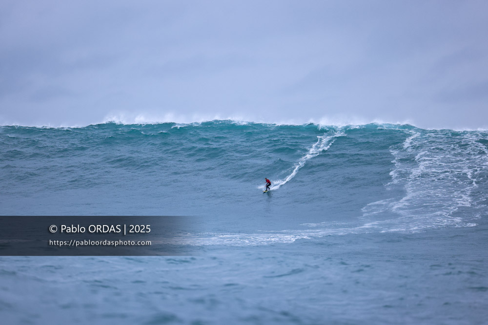 Louis Marchiset, pendant la session du 19 décembre 2025 à Belharra, France (Photo Pablo ORDAS)
