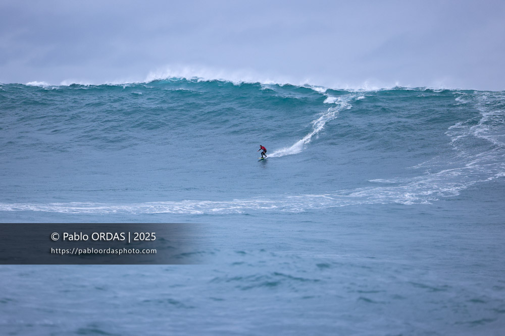 Louis Marchiset, pendant la session du 19 décembre 2025 à Belharra, France (Photo Pablo ORDAS)