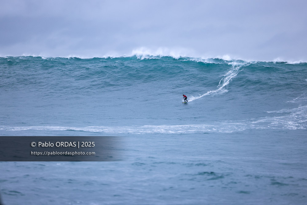 Louis Marchiset, pendant la session du 19 décembre 2025 à Belharra, France (Photo Pablo ORDAS)