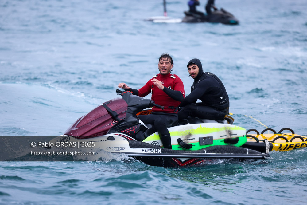Andony Abaigar, Gorka Rougé, pendant la session du 19 décembre 2025 à Belharra, France (Photo Pablo ORDAS)