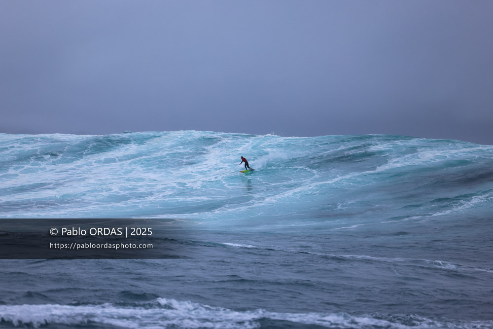 Louis Marchiset, pendant la session du 19 décembre 2025 à Belharra, France (Photo Pablo ORDAS)
