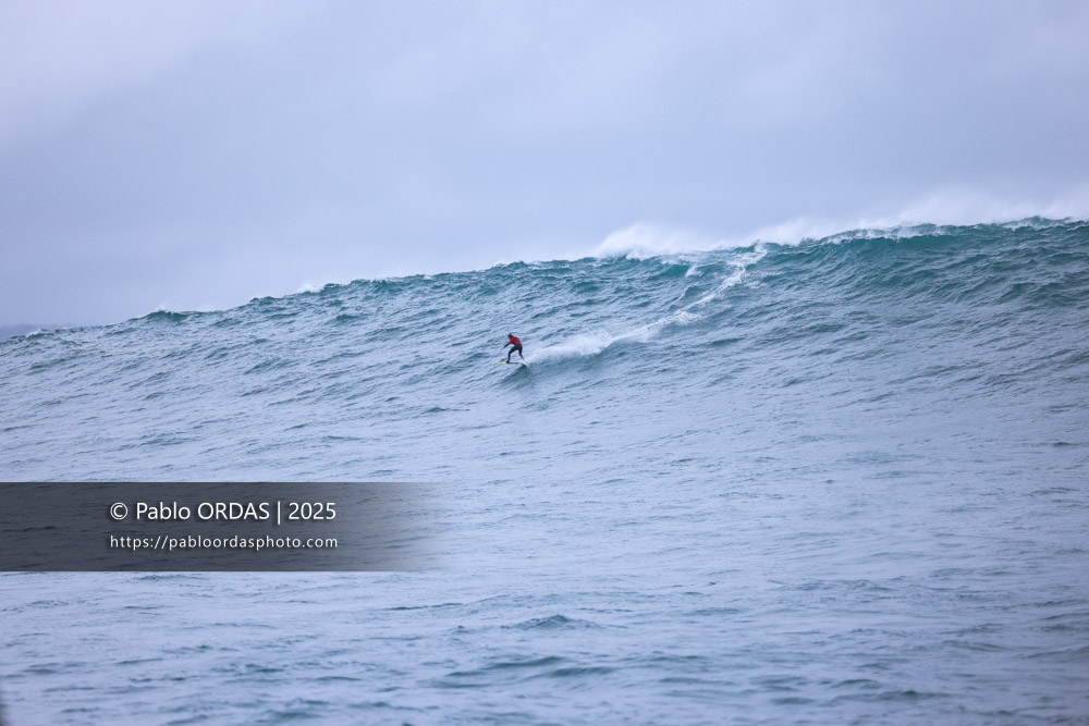 Louis Marchiset, pendant la session du 19 décembre 2025 à Belharra, France (Photo Pablo ORDAS)