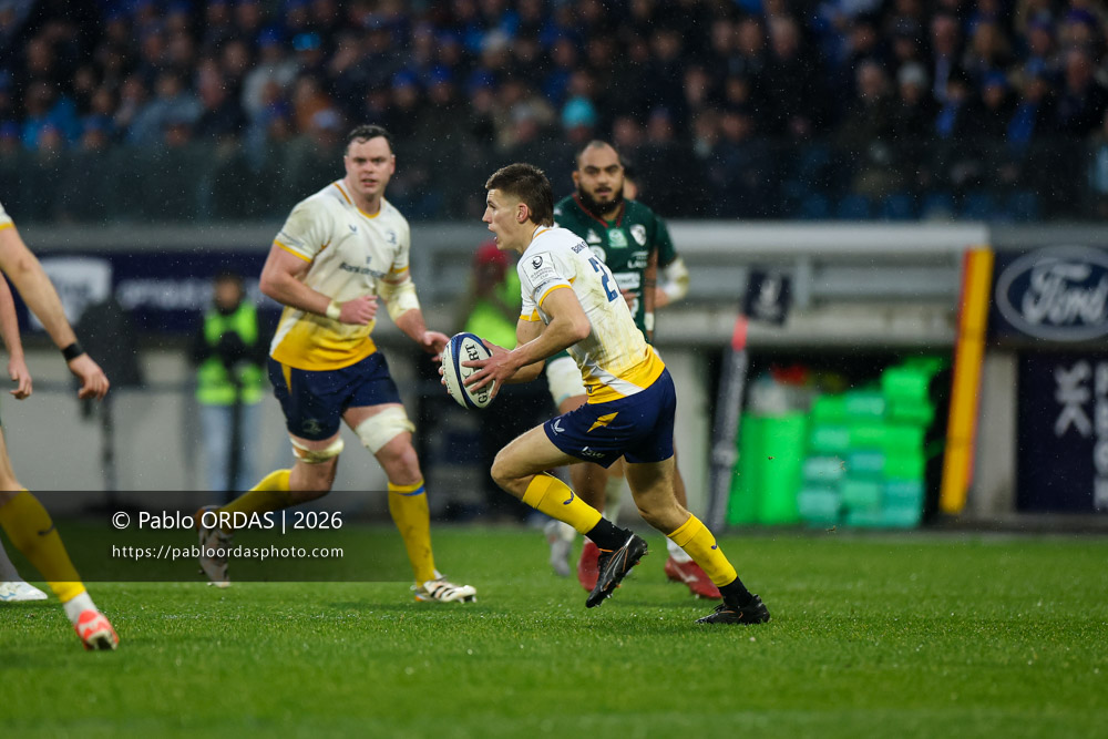 Sam Prendergast, lors du match de Champions Cup entre l'Aviron bayonnais et le Leinster, le 17 janvier 2026 au stade Jean Dauger de Bayonne, France (Photo Pablo ORDAS)