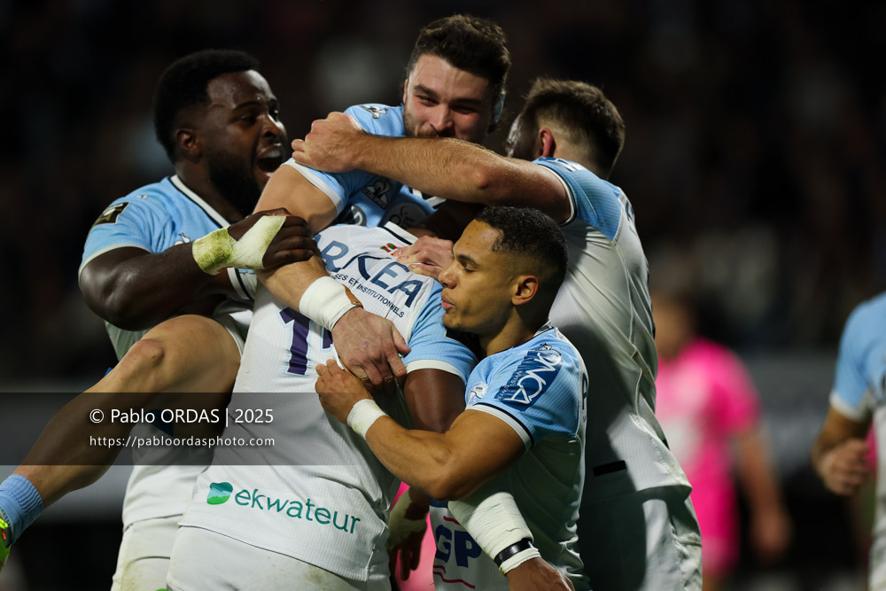 Mateo Carreras, Herschel Jantjies, lors du match de Top 14 entre l'Aviron bayonnais et le Stade français Paris, le 27 décembre 2025 au stade Jean Dauger de Bayonne, France (Photo Pablo ORDAS)