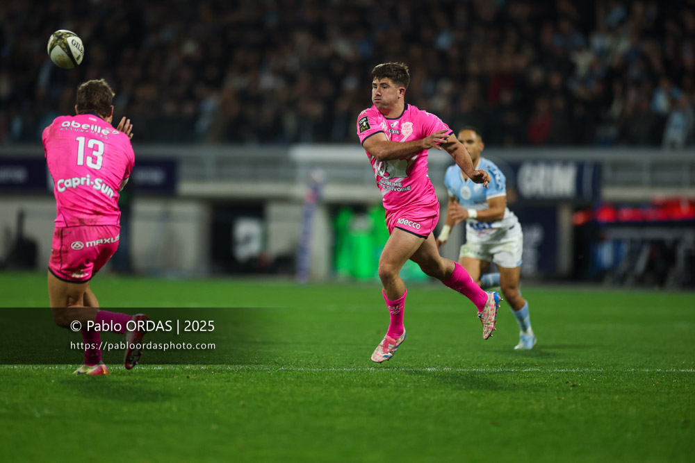 Louis Carbonel, lors du match de Top 14 entre l'Aviron bayonnais et le Stade français Paris, le 27 décembre 2025 au stade Jean Dauger de Bayonne, France (Photo Pablo ORDAS)