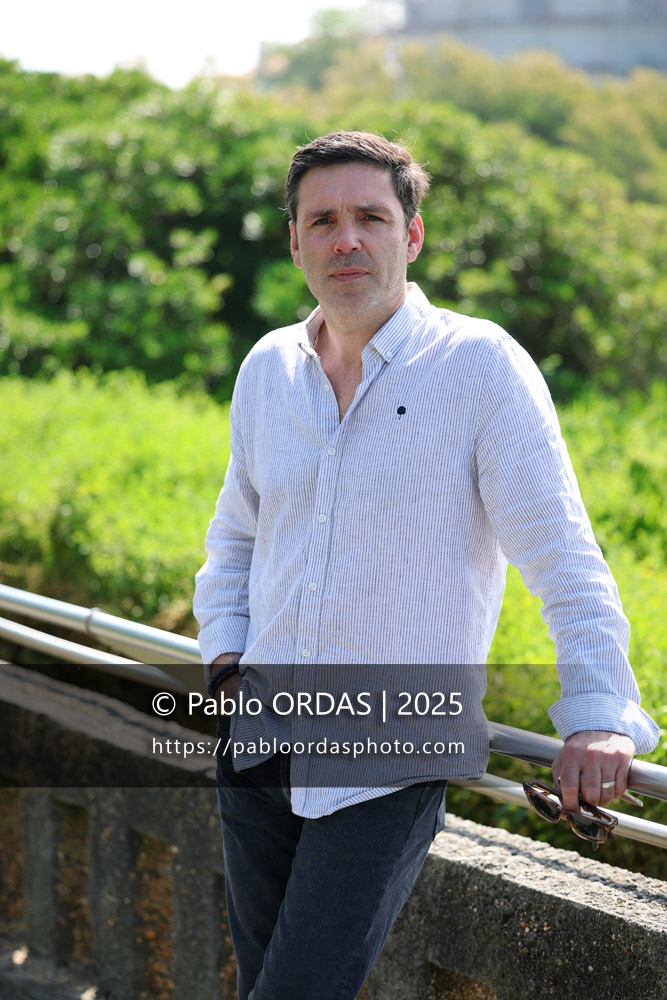 Portrait de l'ancien joueur du Biarritz olympique et du XV de France, Dimitri Yachvili, le 28 mai 2025 à Biarritz, France (Photo Pablo ORDAS)