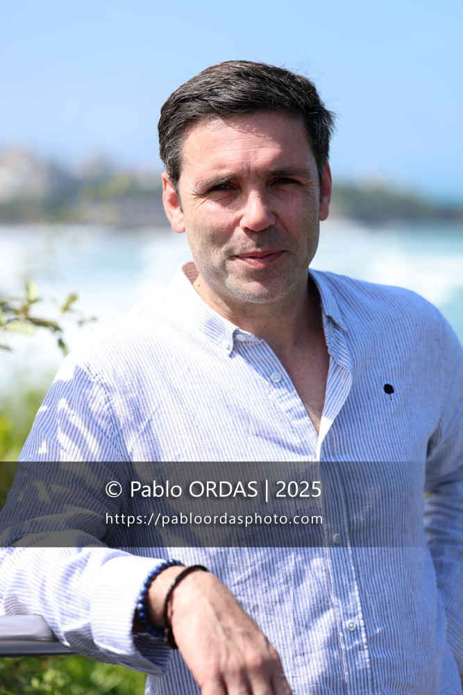 Portrait de l'ancien joueur du Biarritz olympique et du XV de France, Dimitri Yachvili, le 28 mai 2025 à Biarritz, France (Photo Pablo ORDAS)