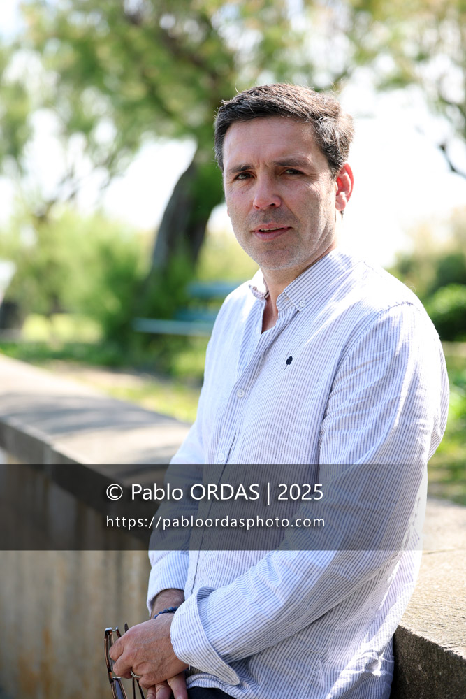 Portrait de l'ancien joueur du Biarritz olympique et du XV de France, Dimitri Yachvili, le 28 mai 2025 à Biarritz, France (Photo Pablo ORDAS)