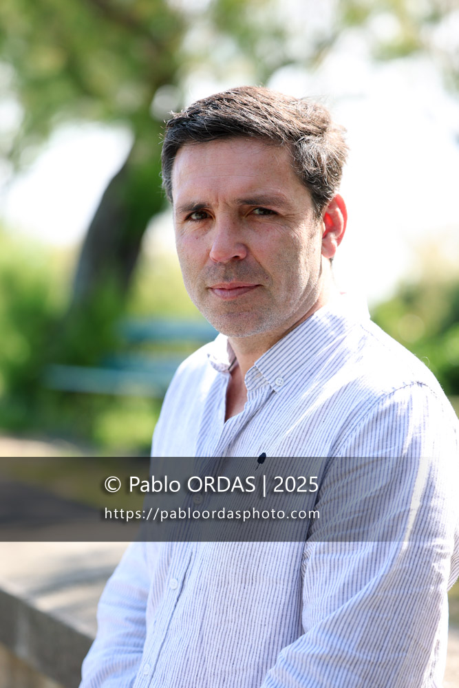 Portrait de l'ancien joueur du Biarritz olympique et du XV de France, Dimitri Yachvili, le 28 mai 2025 à Biarritz, France (Photo Pablo ORDAS)