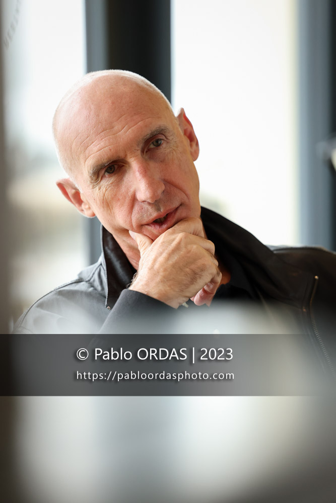 Portrait de l'ancien joueur et entraîneur du XV de France et de Biarritz, Patrice Lagisquet, le 26 octobre 2023 à Anglet, France (Photo Pablo ORDAS)