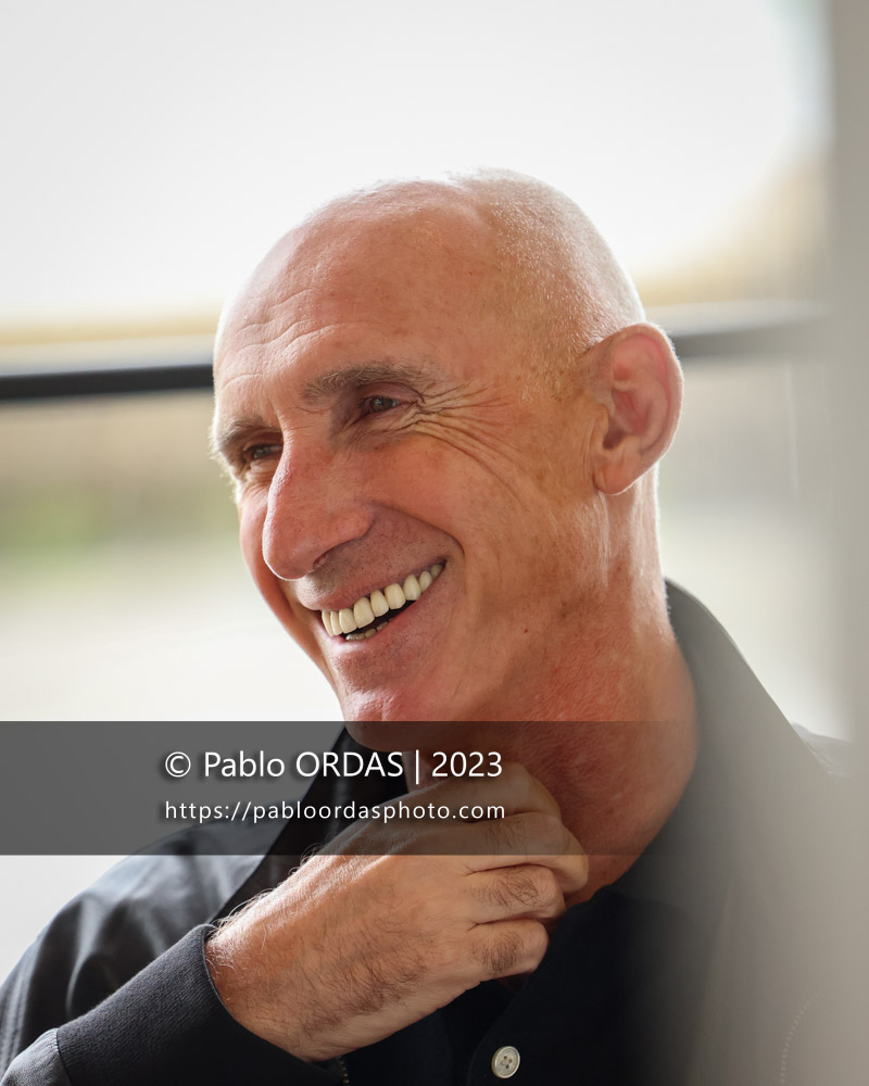 Portrait de l'ancien joueur et entraîneur du XV de France et de Biarritz, Patrice Lagisquet, le 26 octobre 2023 à Anglet, France (Photo Pablo ORDAS)