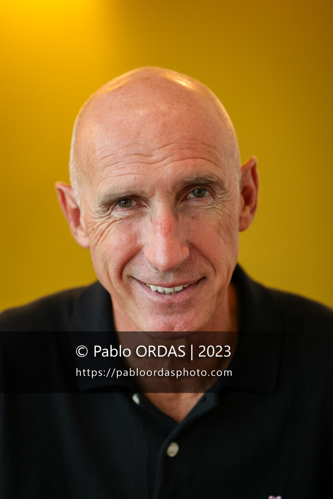 Portrait de l'ancien joueur et entraîneur du XV de France et de Biarritz, Patrice Lagisquet, le 26 octobre 2023 à Anglet, France (Photo Pablo ORDAS)