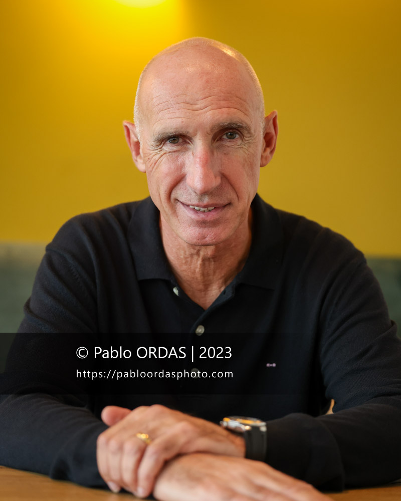Portrait de l'ancien joueur et entraîneur du XV de France et de Biarritz, Patrice Lagisquet, le 26 octobre 2023 à Anglet, France (Photo Pablo ORDAS)