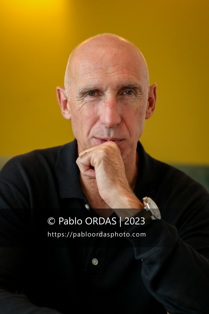 Portrait de l'ancien joueur et entraîneur du XV de France et de Biarritz, Patrice Lagisquet, le 26 octobre 2023 à Anglet, France (Photo Pablo ORDAS)