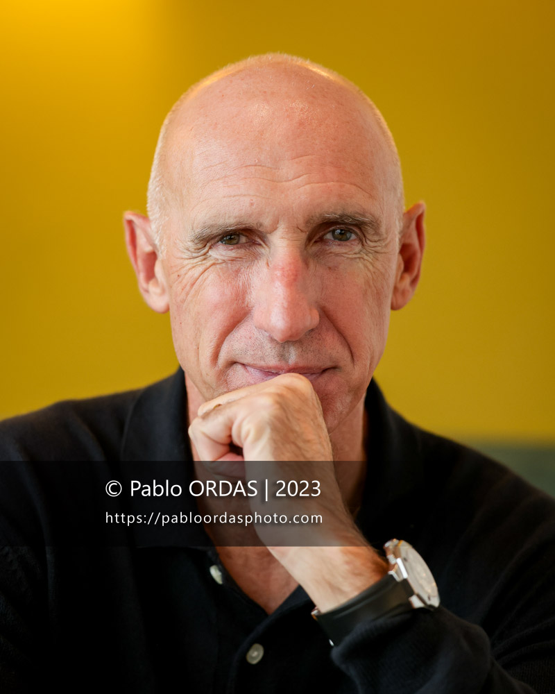 Portrait de l'ancien joueur et entraîneur du XV de France et de Biarritz, Patrice Lagisquet, le 26 octobre 2023 à Anglet, France (Photo Pablo ORDAS)