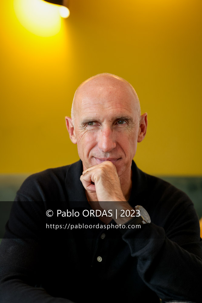 Portrait de l'ancien joueur et entraîneur du XV de France et de Biarritz, Patrice Lagisquet, le 26 octobre 2023 à Anglet, France (Photo Pablo ORDAS)