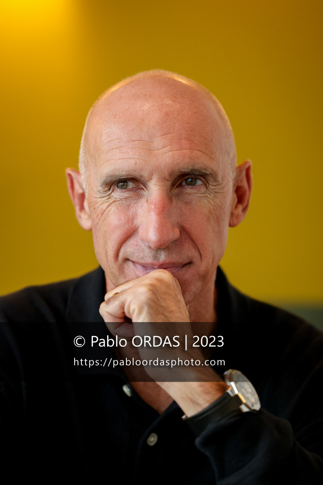 Portrait de l'ancien joueur et entraîneur du XV de France et de Biarritz, Patrice Lagisquet, le 26 octobre 2023 à Anglet, France (Photo Pablo ORDAS)