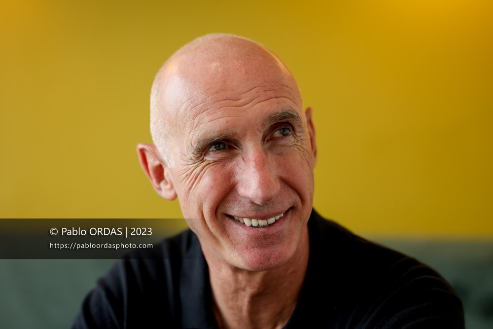 Portrait de l'ancien joueur et entraîneur du XV de France et de Biarritz, Patrice Lagisquet, le 26 octobre 2023 à Anglet, France (Photo Pablo ORDAS)