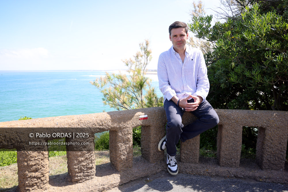 Portrait de l'ancien joueur du Biarritz olympique et du XV de France, Dimitri Yachvili, le 28 mai 2025 à Biarritz, France (Photo Pablo ORDAS)