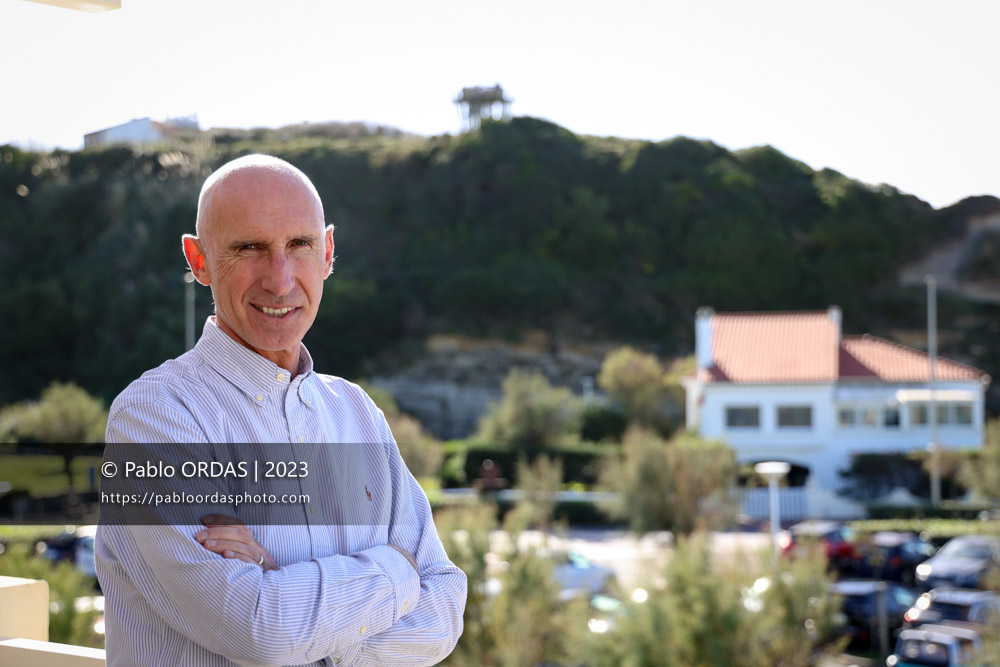 Portrait de l'ancien joueur et entraîneur du XV de France et de Biarritz, Patrice Lagisquet, le 26 octobre 2023 à Anglet, France (Photo Pablo ORDAS)