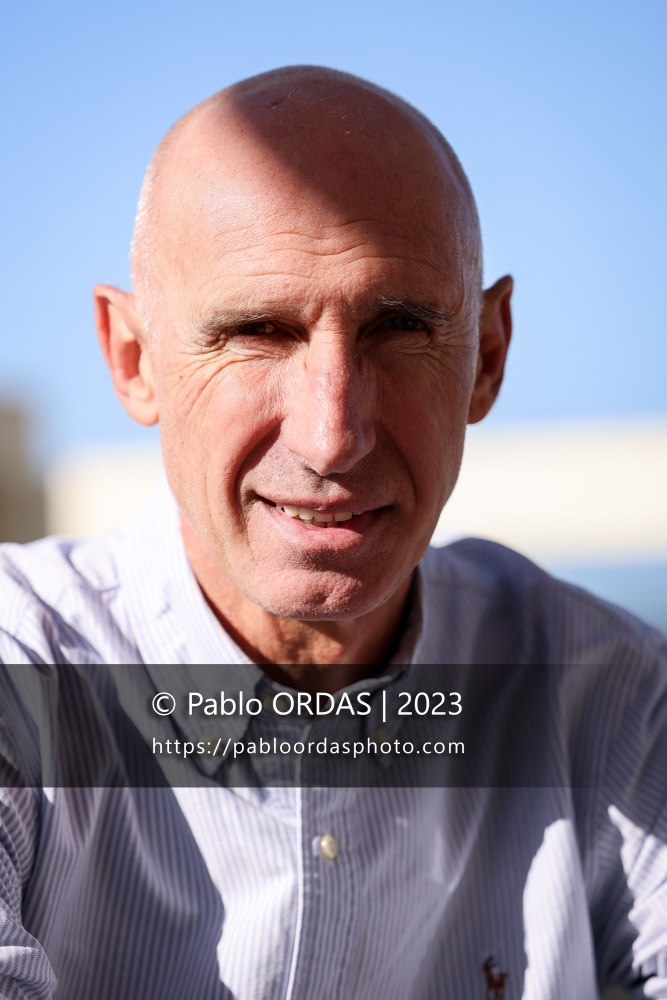 Portrait de l'ancien joueur et entraîneur du XV de France et de Biarritz, Patrice Lagisquet, le 26 octobre 2023 à Anglet, France (Photo Pablo ORDAS)