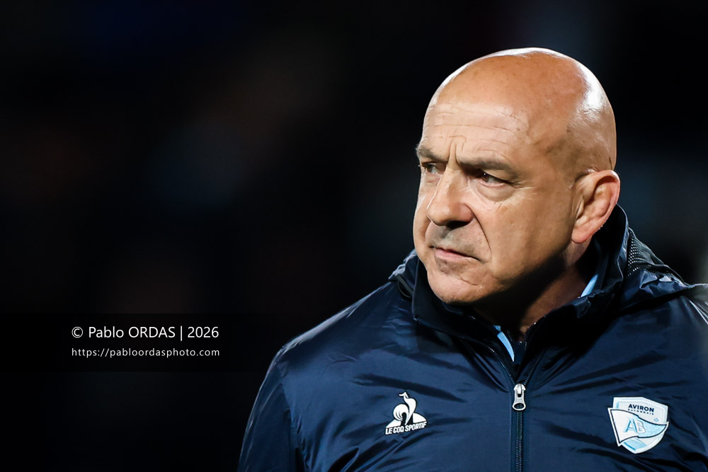 Laurent Travers, lors du match de Top 14 entre l'Aviron bayonnais et le Stade rochelais, le 28 mars 2026 au stade Anoeta de Saint-Sébastien, Espagne (Photo Pablo ORDAS)