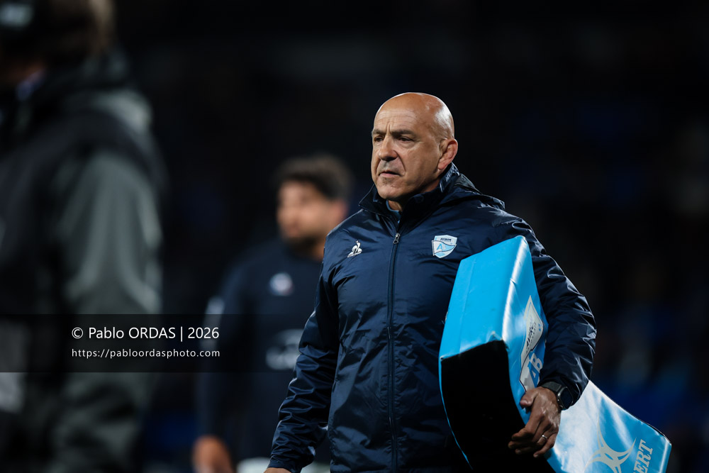 Laurent Travers, lors du match de Top 14 entre l'Aviron bayonnais et le Stade rochelais, le 28 mars 2026 au stade Anoeta de Saint-Sébastien, Espagne (Photo Pablo ORDAS)