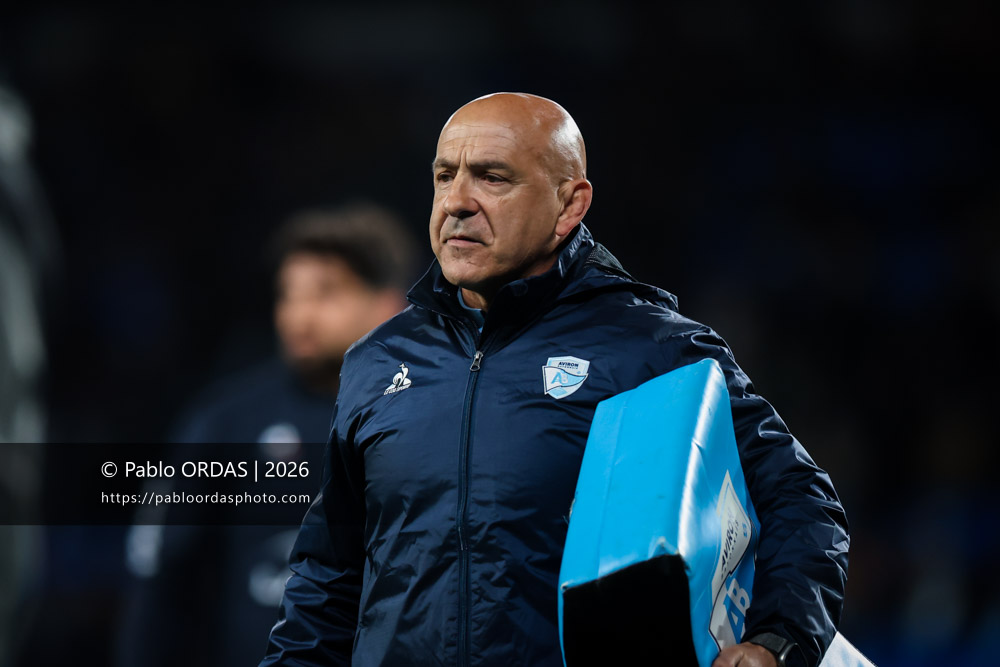 Laurent Travers, lors du match de Top 14 entre l'Aviron bayonnais et le Stade rochelais, le 28 mars 2026 au stade Anoeta de Saint-Sébastien, Espagne (Photo Pablo ORDAS)