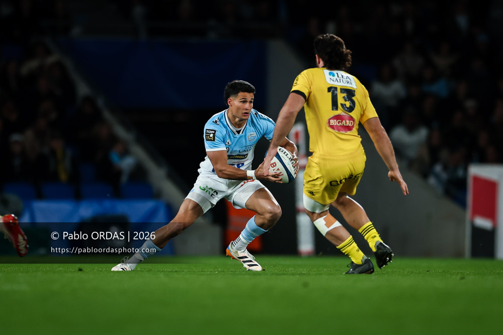 Tom Spring, lors du match de Top 14 entre l'Aviron bayonnais et le Stade rochelais, le 28 mars 2026 au stade Anoeta de Saint-Sébastien, Espagne (Photo Pablo ORDAS)