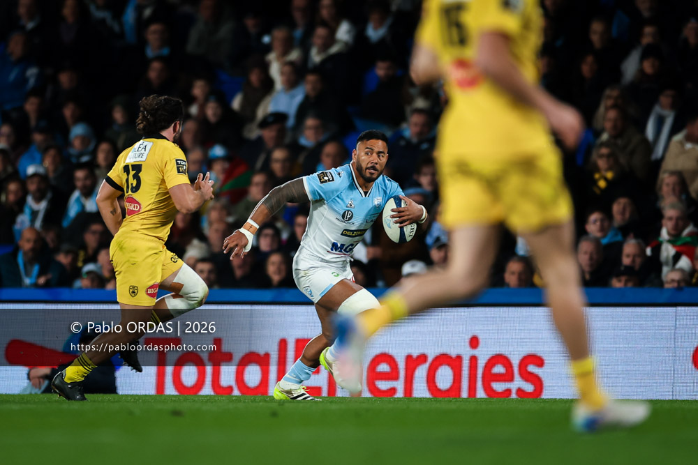 Manu Tuilagi, lors du match de Top 14 entre l'Aviron bayonnais et le Stade rochelais, le 28 mars 2026 au stade Anoeta de Saint-Sébastien, Espagne (Photo Pablo ORDAS)