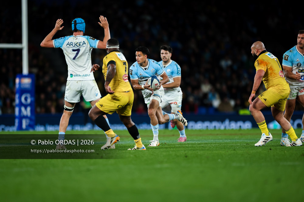 Tom Spring, lors du match de Top 14 entre l'Aviron bayonnais et le Stade rochelais, le 28 mars 2026 au stade Anoeta de Saint-Sébastien, Espagne (Photo Pablo ORDAS)