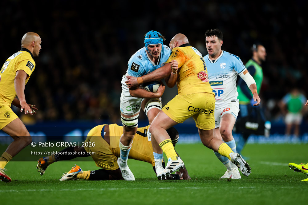 Esteban Capilla, lors du match de Top 14 entre l'Aviron bayonnais et le Stade rochelais, le 28 mars 2026 au stade Anoeta de Saint-Sébastien, Espagne (Photo Pablo ORDAS)