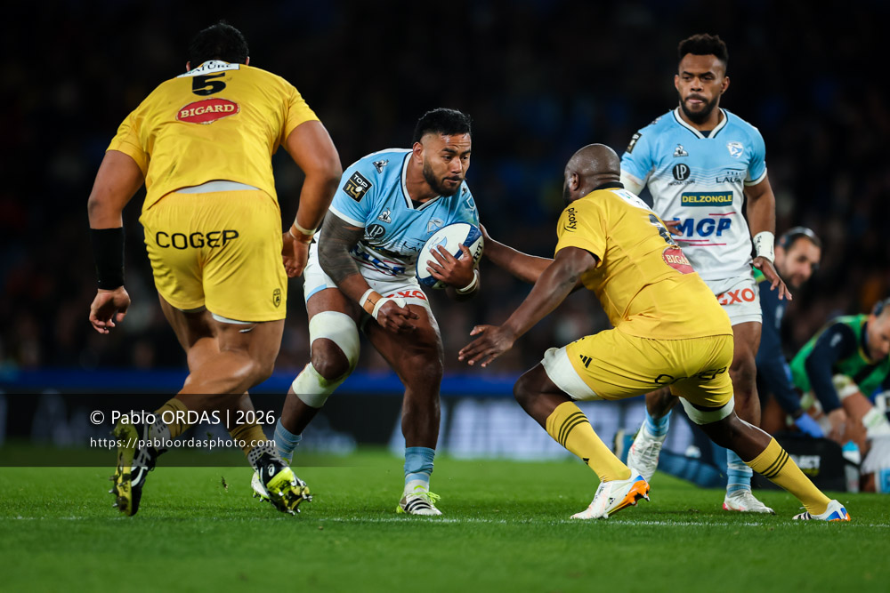 Manu Tuilagi, lors du match de Top 14 entre l'Aviron bayonnais et le Stade rochelais, le 28 mars 2026 au stade Anoeta de Saint-Sébastien, Espagne (Photo Pablo ORDAS)