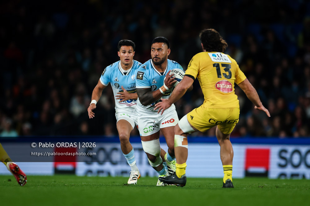 Manu Tuilagi, lors du match de Top 14 entre l'Aviron bayonnais et le Stade rochelais, le 28 mars 2026 au stade Anoeta de Saint-Sébastien, Espagne (Photo Pablo ORDAS)