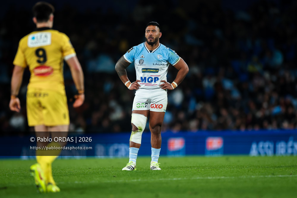 Manu Tuilagi, lors du match de Top 14 entre l'Aviron bayonnais et le Stade rochelais, le 28 mars 2026 au stade Anoeta de Saint-Sébastien, Espagne (Photo Pablo ORDAS)