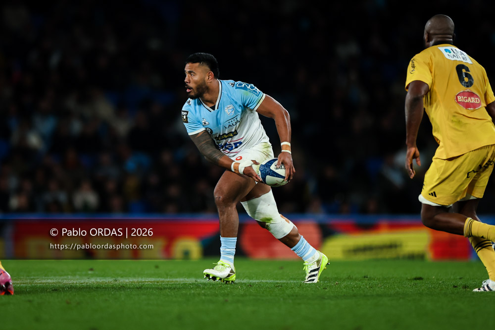 Manu Tuilagi, lors du match de Top 14 entre l'Aviron bayonnais et le Stade rochelais, le 28 mars 2026 au stade Anoeta de Saint-Sébastien, Espagne (Photo Pablo ORDAS)