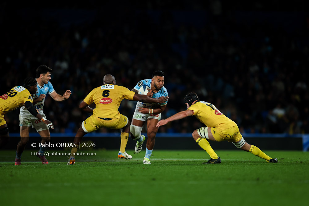 Manu Tuilagi, lors du match de Top 14 entre l'Aviron bayonnais et le Stade rochelais, le 28 mars 2026 au stade Anoeta de Saint-Sébastien, Espagne (Photo Pablo ORDAS)