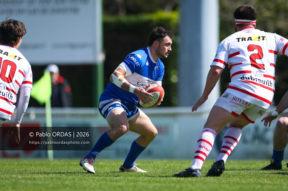 Thomas Curutchet, lors du match de Nationale 2 entre l'Anglet olympique et Salles, le 29 mars 2026 au stade Saint-Jean d'Anglet, France (Photo Pablo ORDAS)