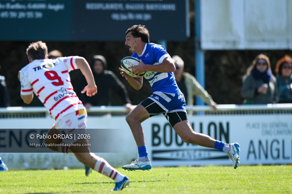 Iban Tsouladzé, lors du match de Nationale 2 entre l'Anglet olympique et Salles, le 29 mars 2026 au stade Saint-Jean d'Anglet, France (Photo Pablo ORDAS