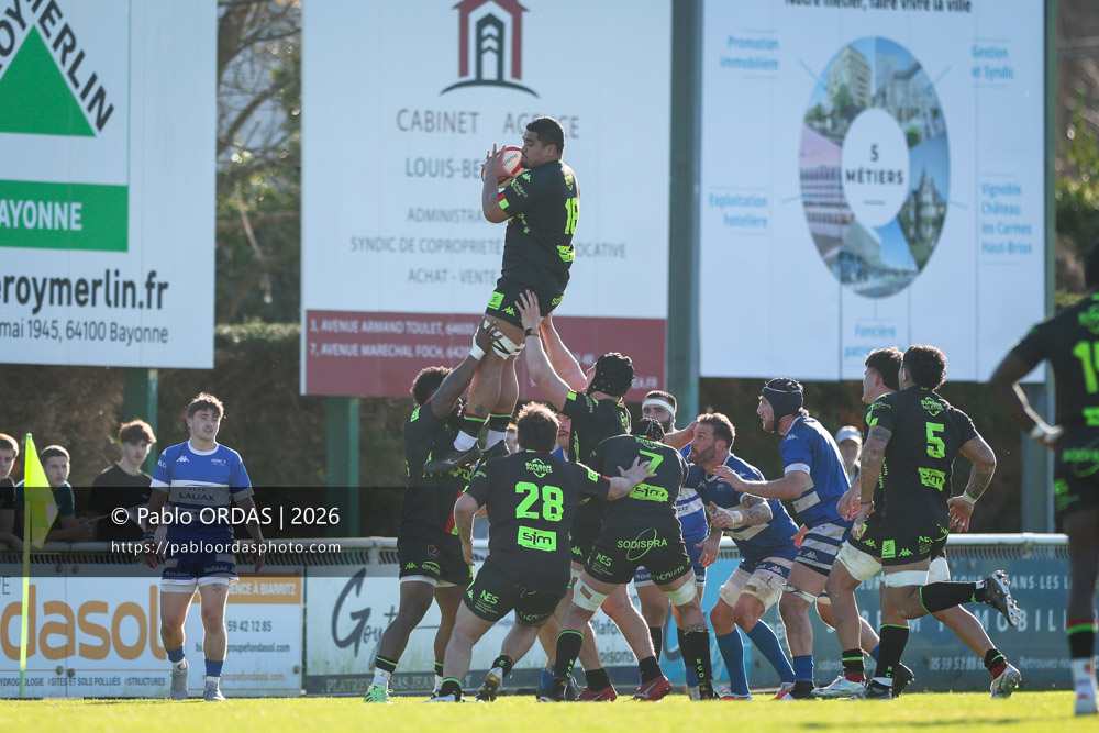 Makatuki Polutélé, lors du match de Nationale 2 entre l'Anglet olympique et Orléans, le 1er mars 2026 au stade Saint-Jean d'Anglet, France (Photo Pablo ORDAS)