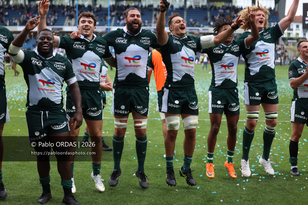 Daniel Bibi Biziwu, Fabien Brau Boirie, Rémi Picquette, Loïc Crédoz, Théo Attissogbe, Thomas Jolmes, lors du match de Top 14 entre l'Aviron bayonnais et la Section paloise, le 18 avril 2026 au stade Jean Dauger de Bayonne, France (Photo Pablo ORDAS)