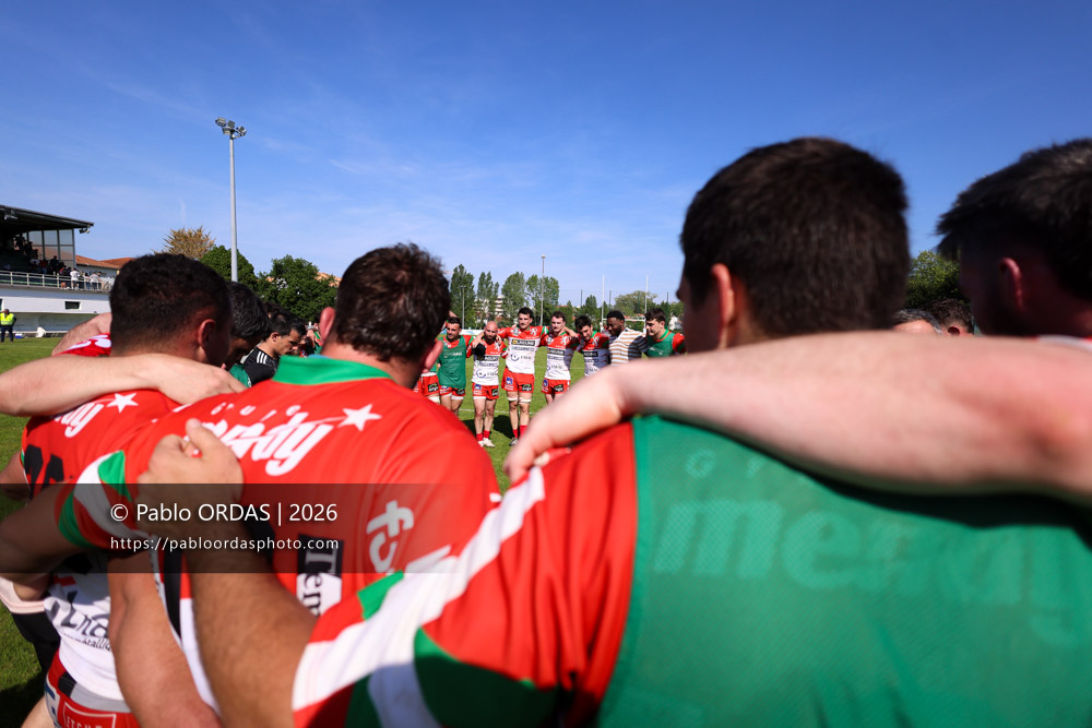 Aurélien Donnadieu, Hugo Jezequellou, lors du match de Nationale 2 entre l'Anglet olympique et Mauléon, le 19 avril 2026 au stade Saint-Jean d'Anglet, France (Photo Pablo ORDAS)